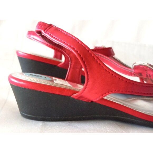Impo Rogan Red Wedge Thong Sandals Women’s Size 6 Low Heel NEW - Picture 5 of 8